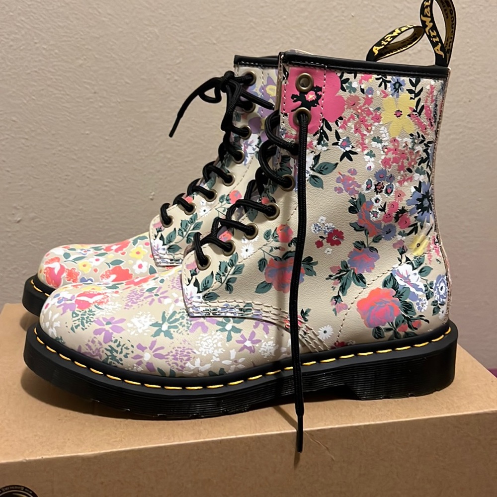 Dr Martens 1460 Floral Mash Up Backhand US 8